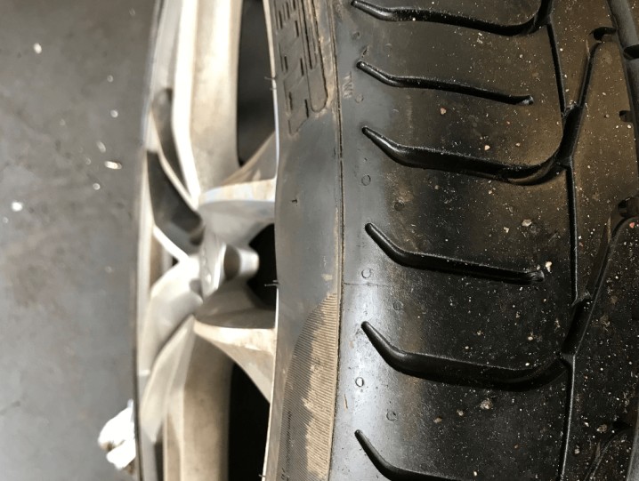 broken plies in a tire sidewall
