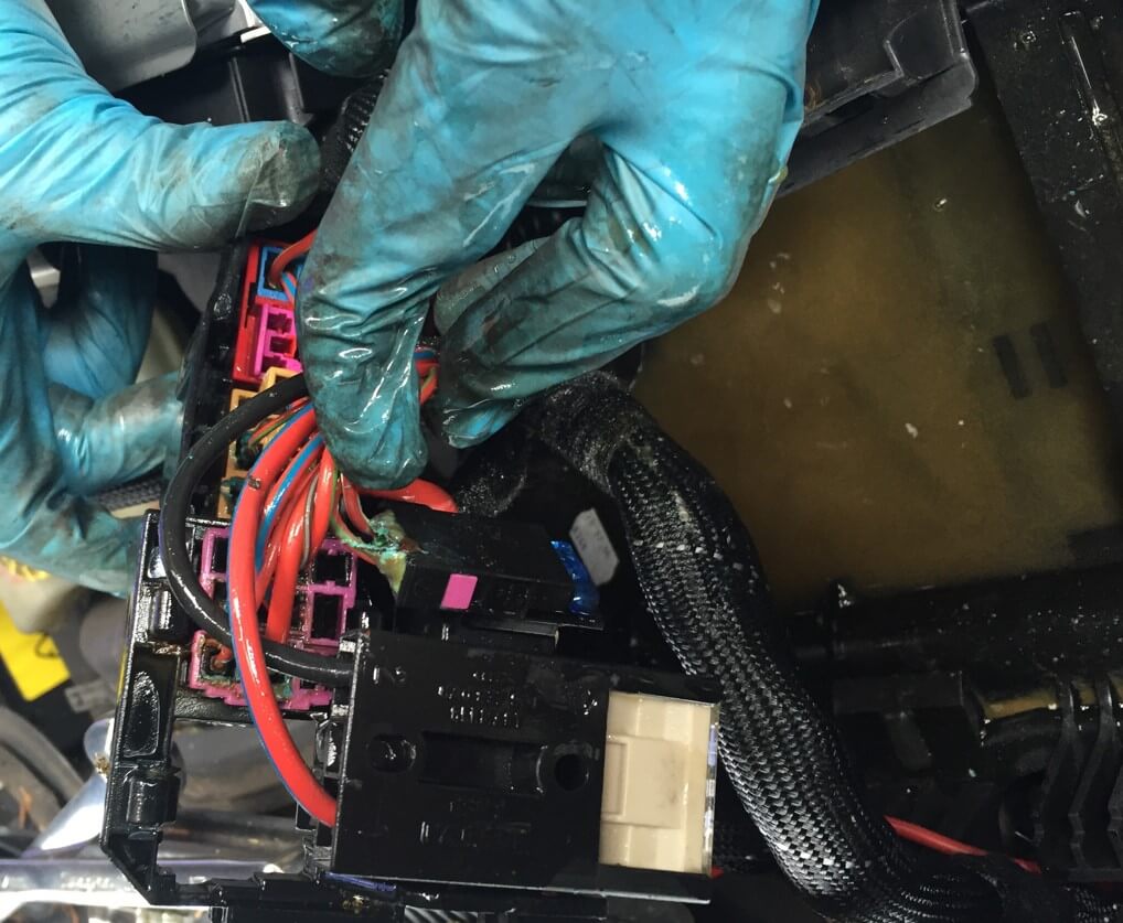 how to dry out a wet car fuse box 