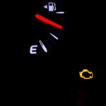 does unplugging the battery reset the check engine light